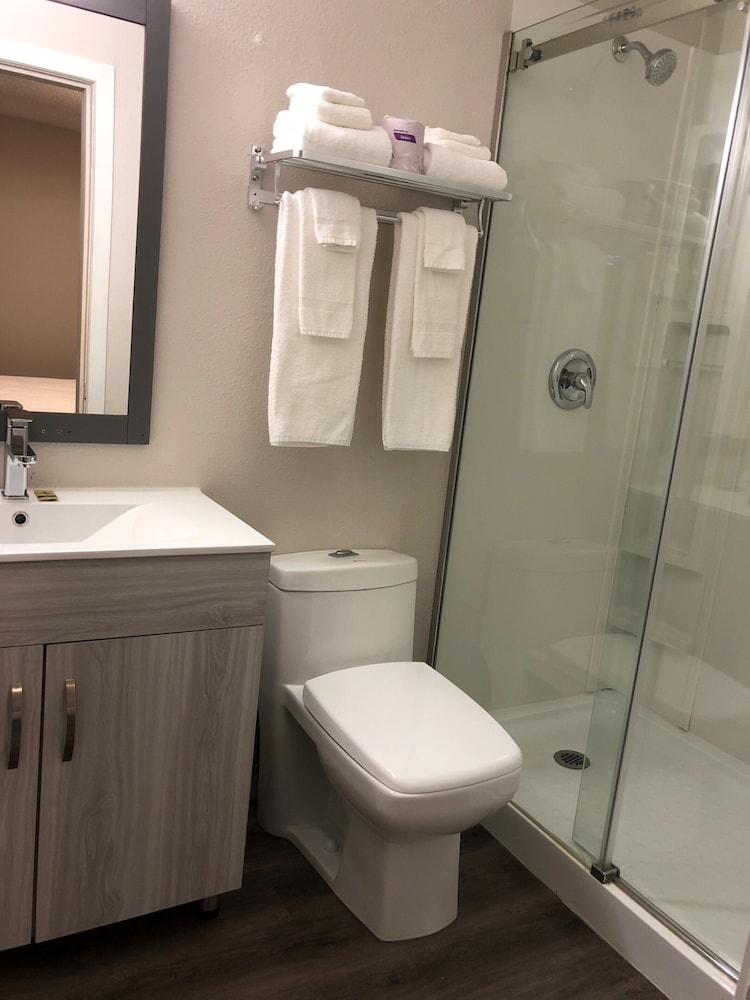 Valemount Vacation Inn 54/58