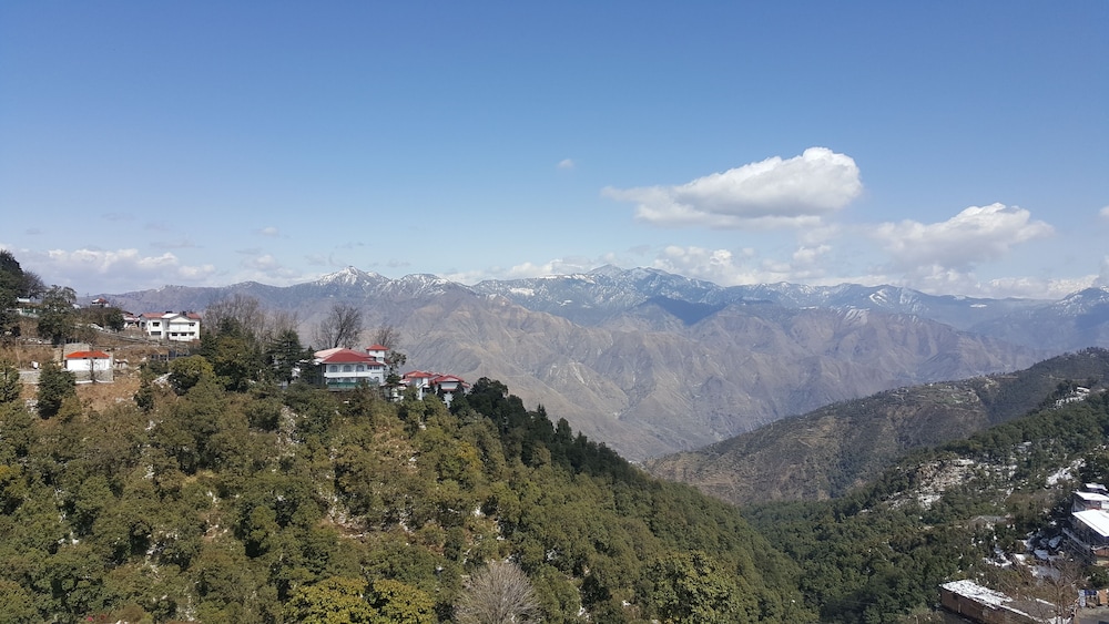 Oyo Rooms Mussoorie Library 31/38