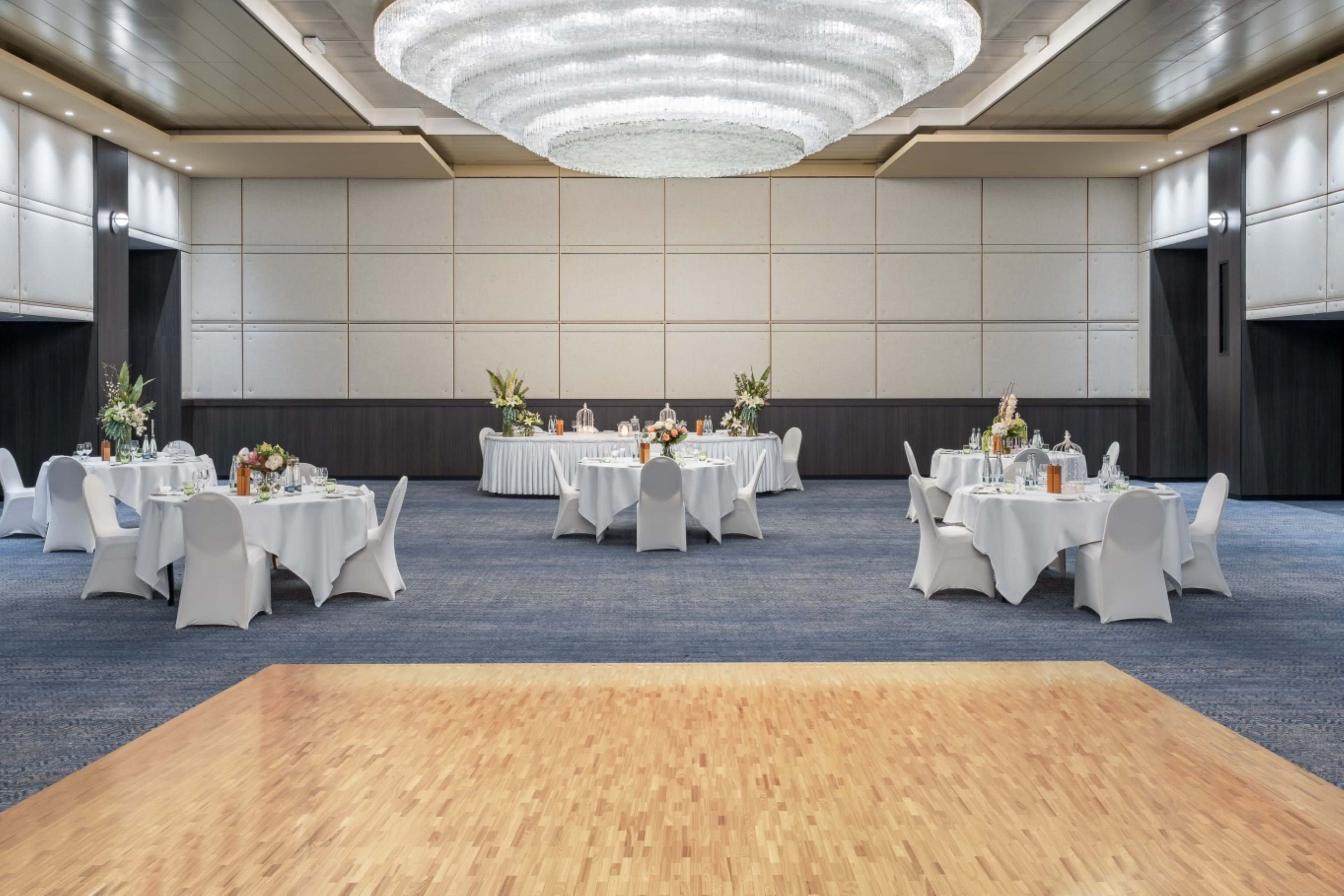 Crowne Plaza Geneva 79/82