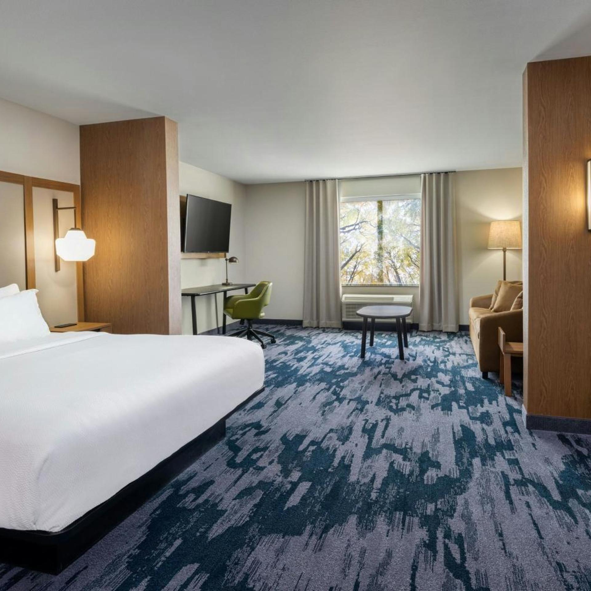 جناح تنفيذي بسرير كينج مع أريكة، Fairfield Inn & Suites by Marriott Louisville Shepherdsville 4/4
