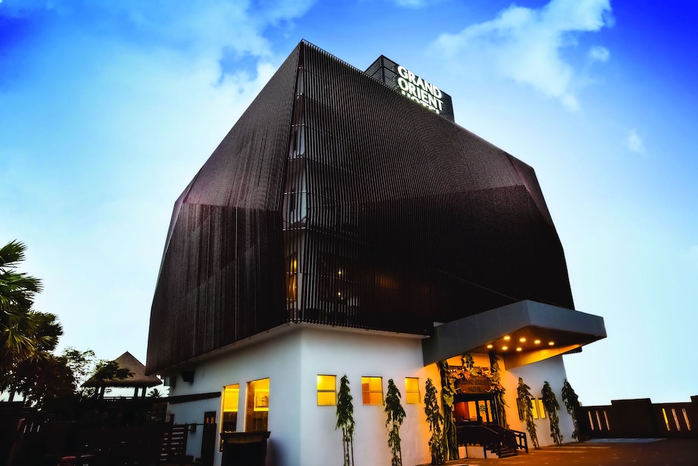 Grand Orient Hotel Perai 2/62