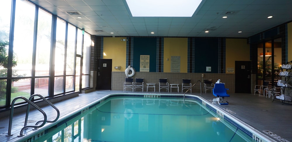 Holiday Inn Corpus Christi Arpt Conf Ctr, an IHG Hotel 1/79