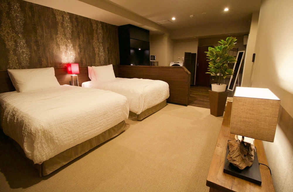 PREMIUM, QUADRUPLE, KITCHENETTE