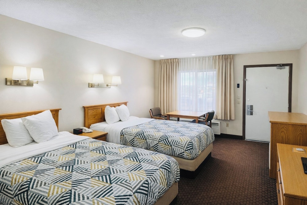 Sundowner Inn Forsyth I 94 26/62