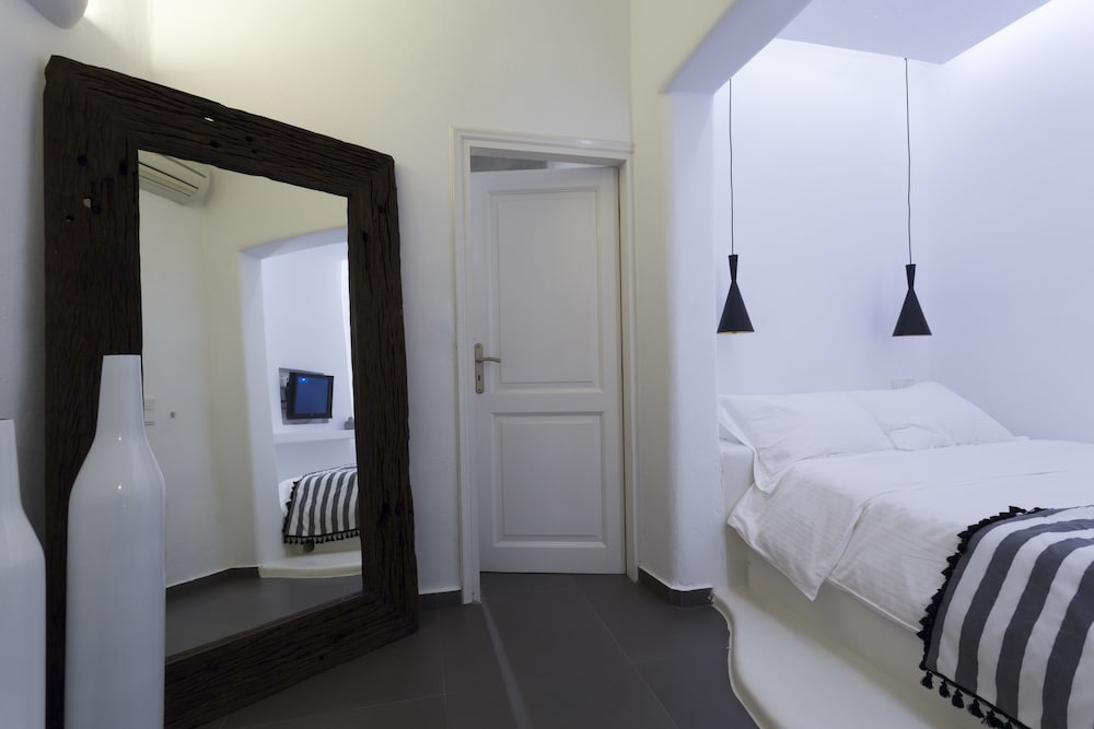 Aroma Suites 3/65