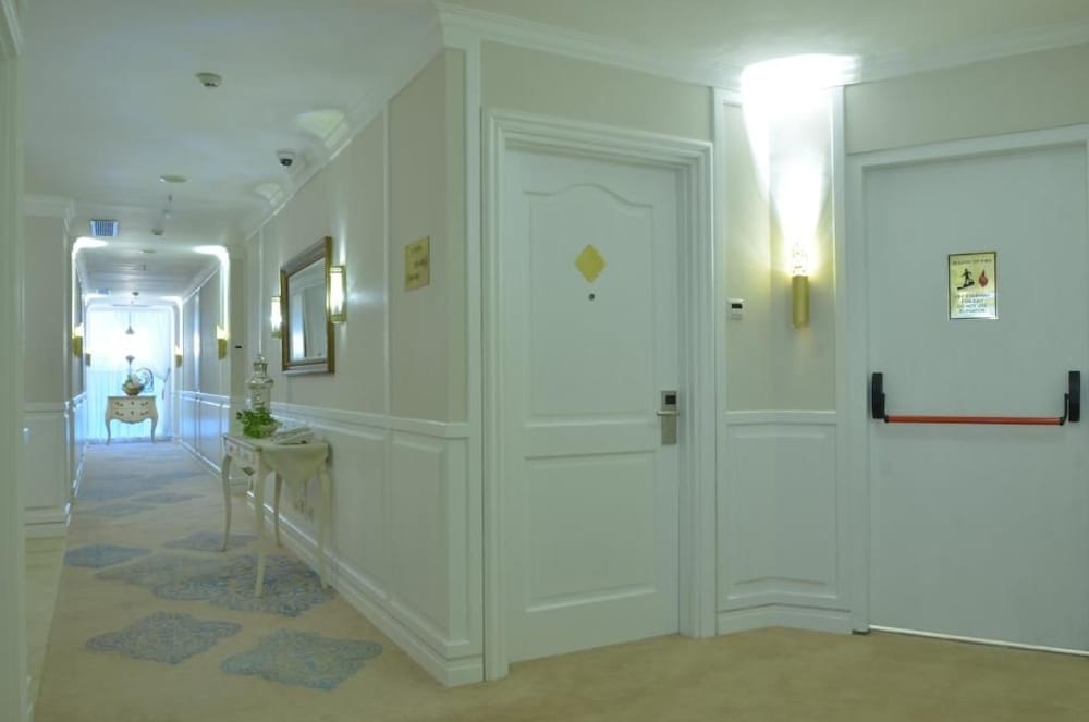 Noor Hotel 3/58