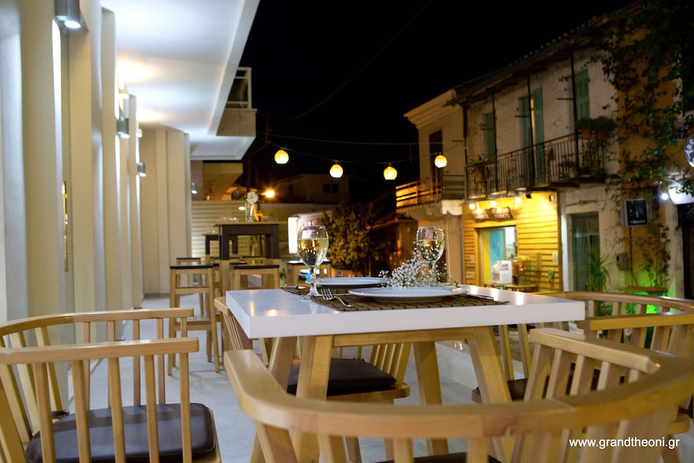 Grand Theoni Hotel Suites And Spa 55/71