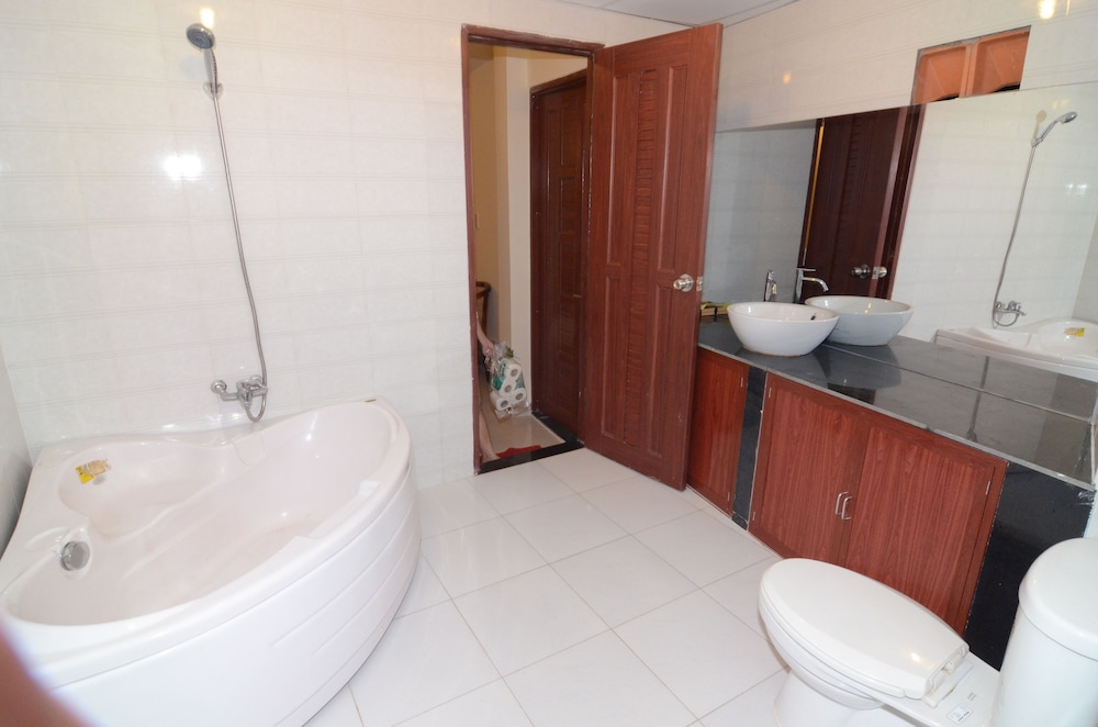 HOANG PHI HOTEL 42/50