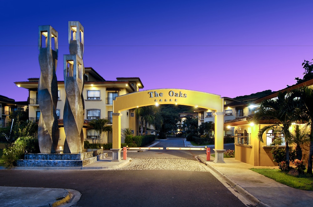 The Oaks Tamarindo Condominiums 50/67