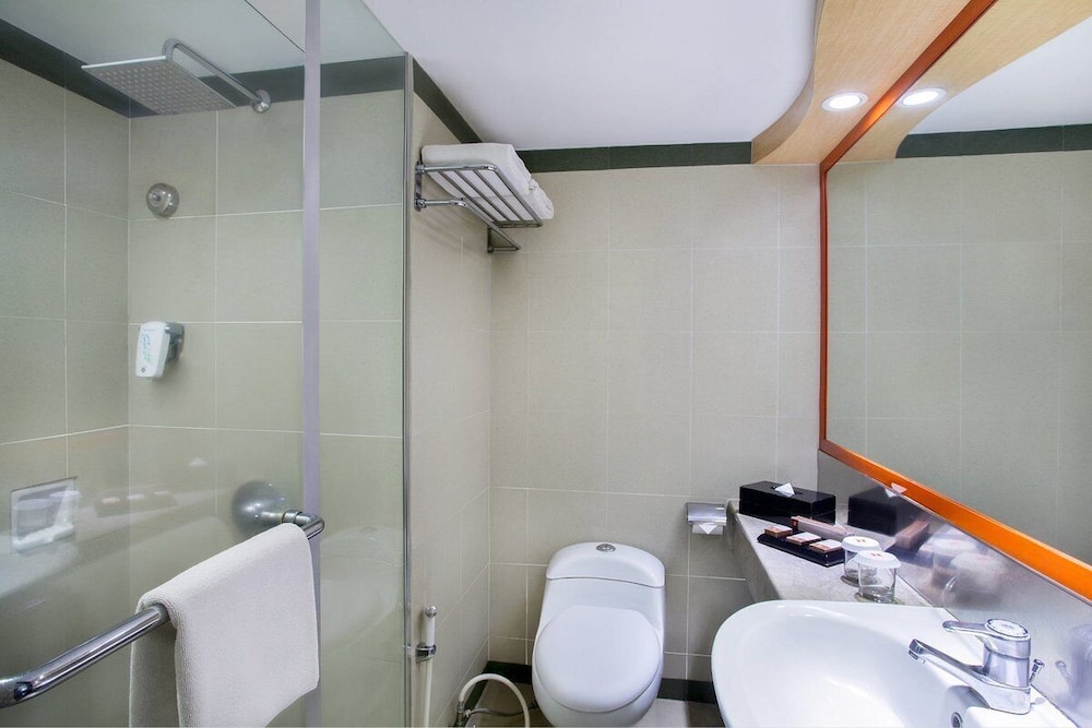Tamarin Hotel Jakarta 26/28