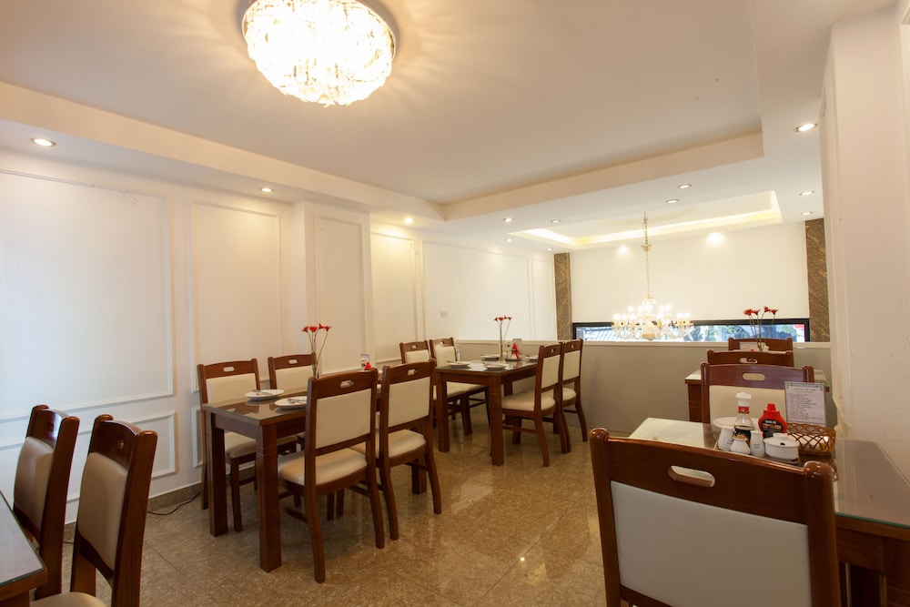 Queen Light Hotel 47/55