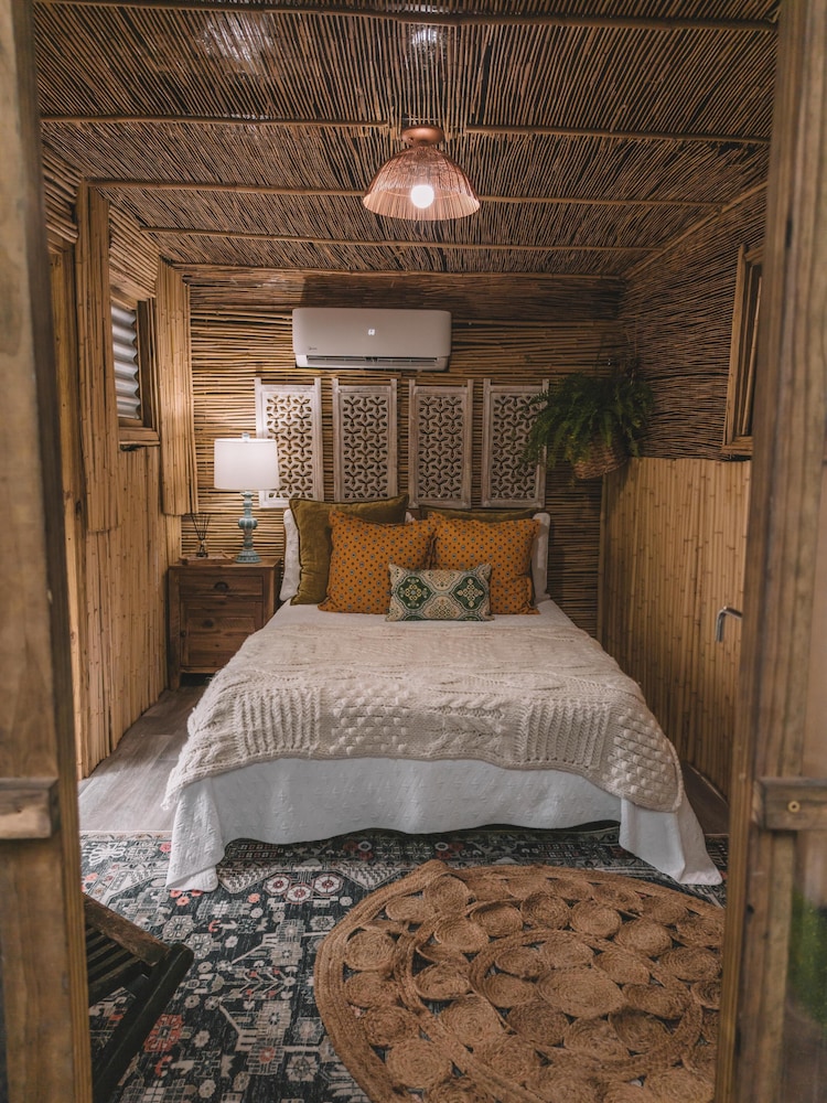 Hacienda Tres Casitas 18/50