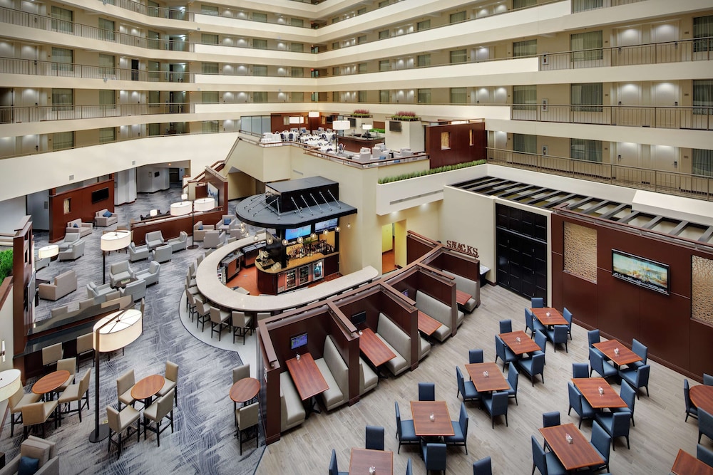 Embassy Suites by Hilton Detroit Troy Auburn Hills 32/77