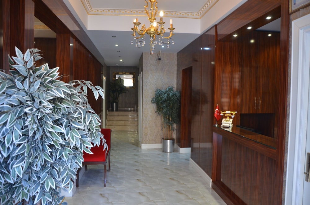 Sahra Airport Hotel 8/56