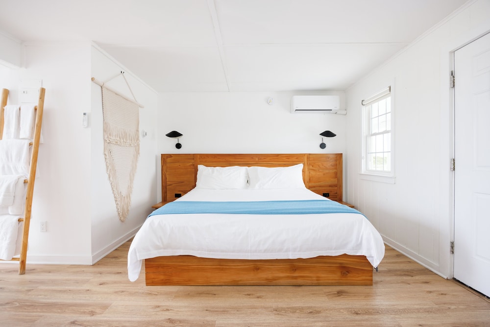 Deluxe, King Bed, Accessible