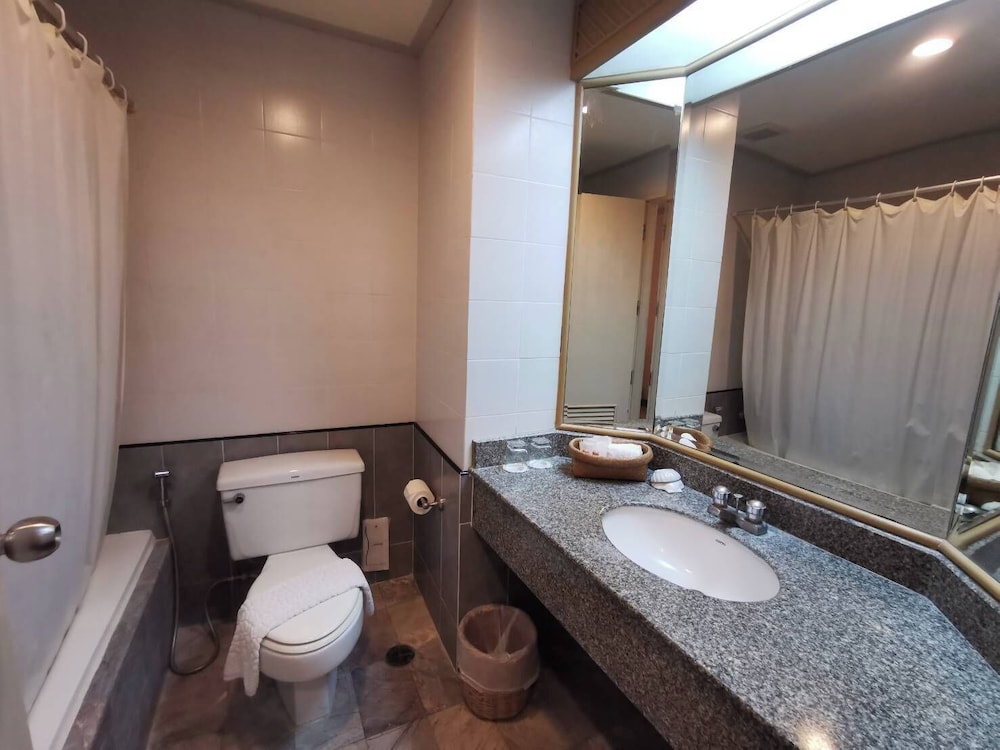 Khanom Golden Beach Hotel 58/59
