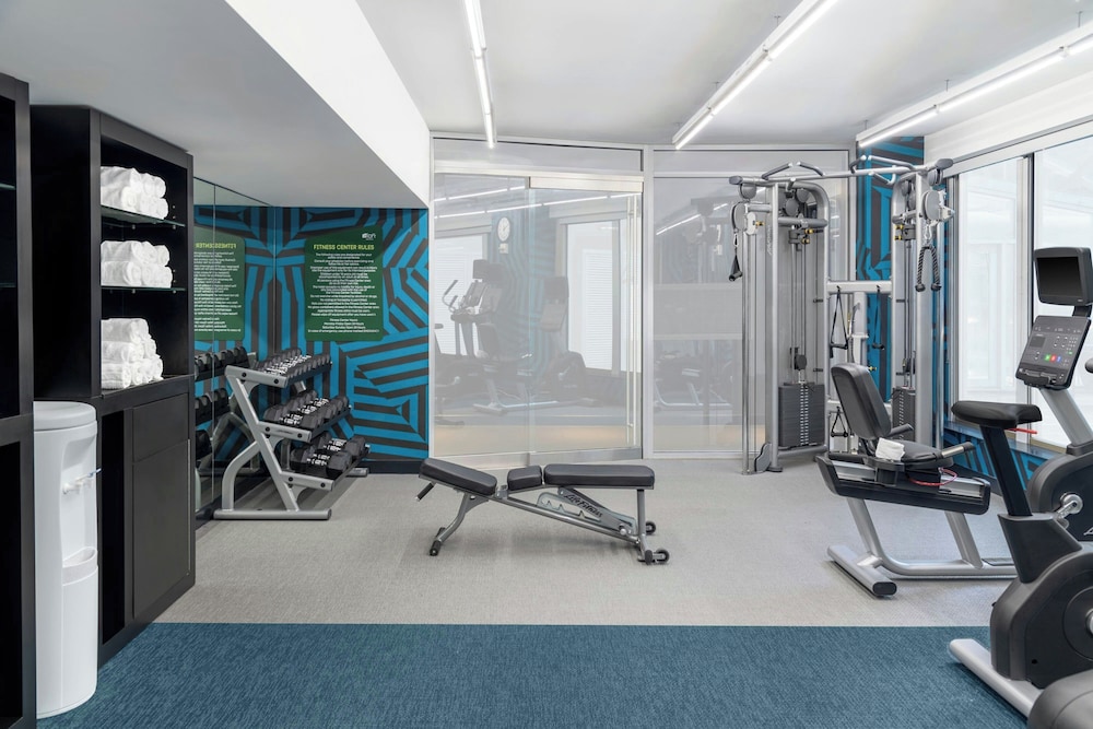 Aloft New York Brooklyn 25/48