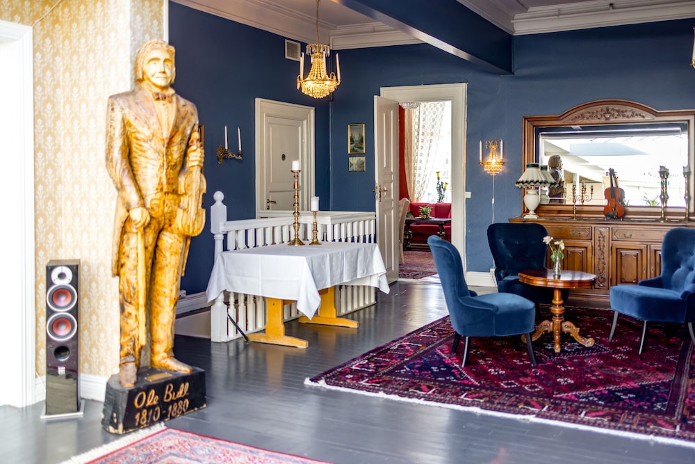 Fjordslottet Hotell 11/20