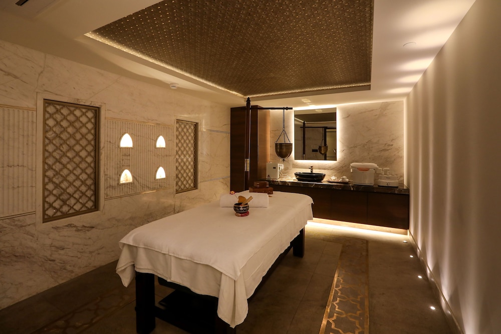 Radisson Blu Hotel & Suites GRT Chennai 22/50
