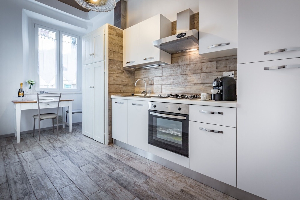 Arno Apartment B 20/32