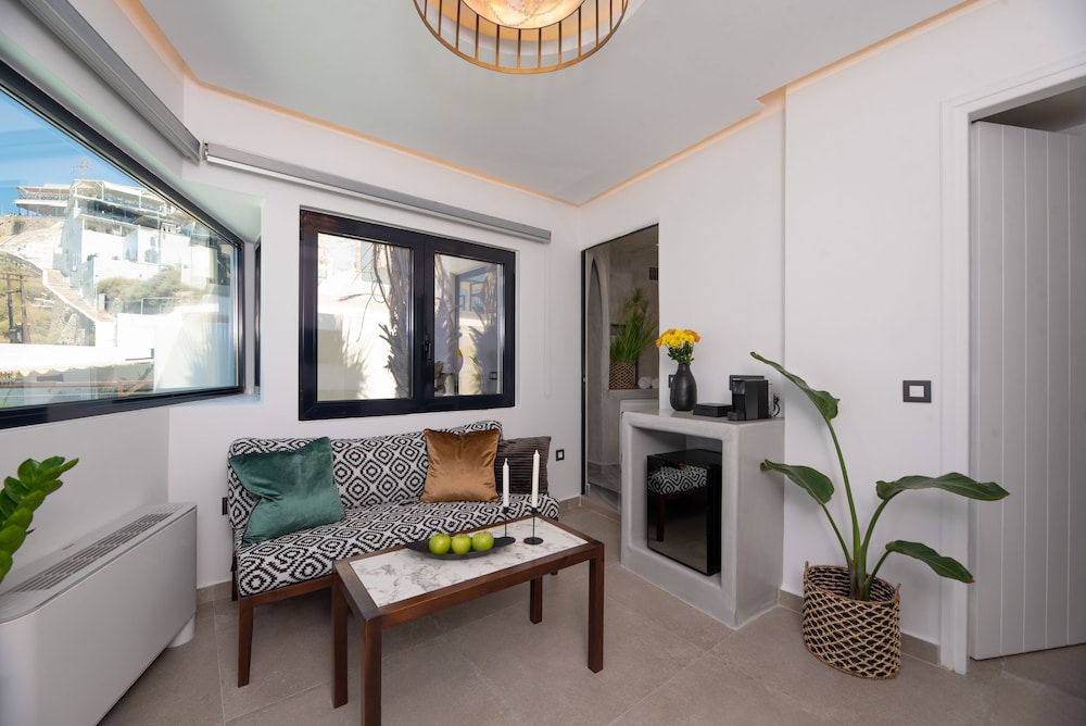 Day Dream Luxury Suites 60/81