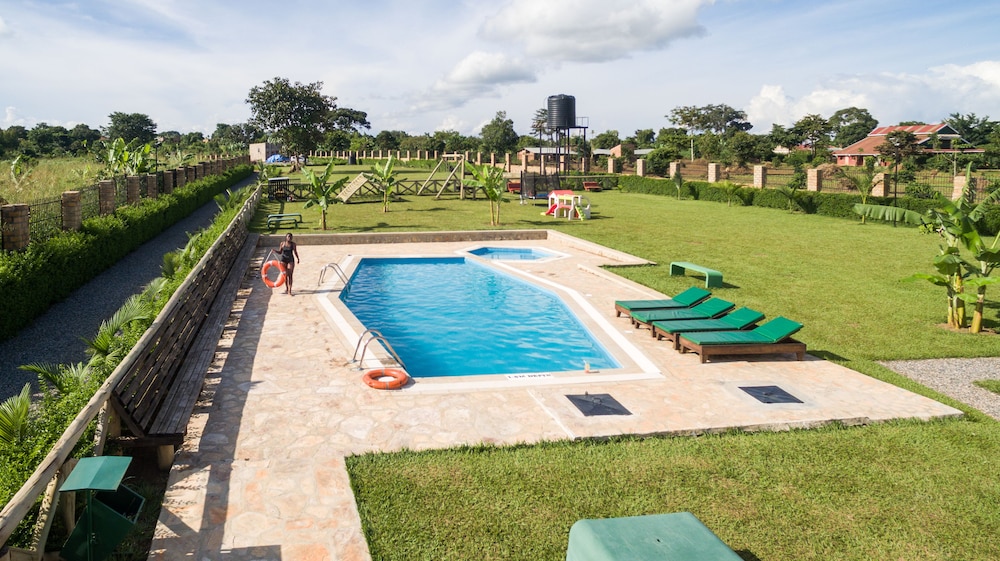 Buvi Lodge 28/50