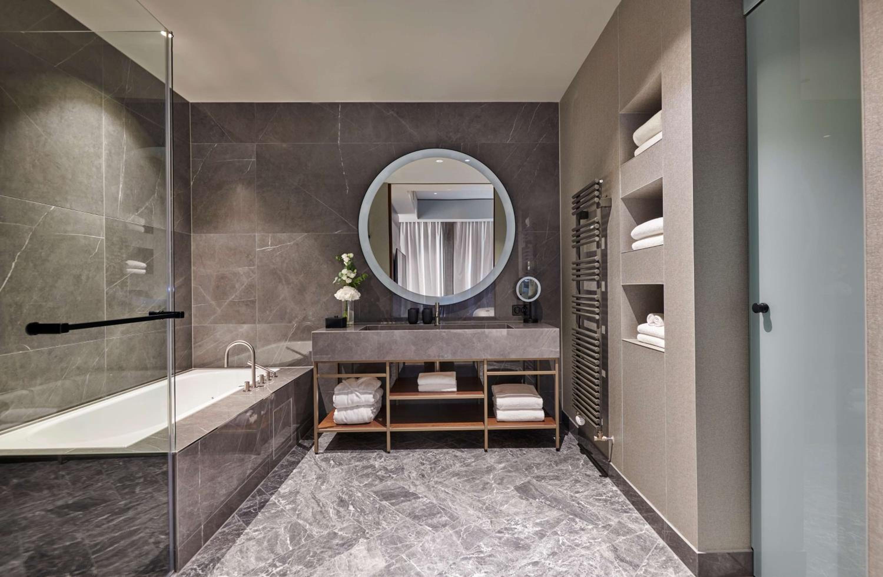 Ambassador, Suite