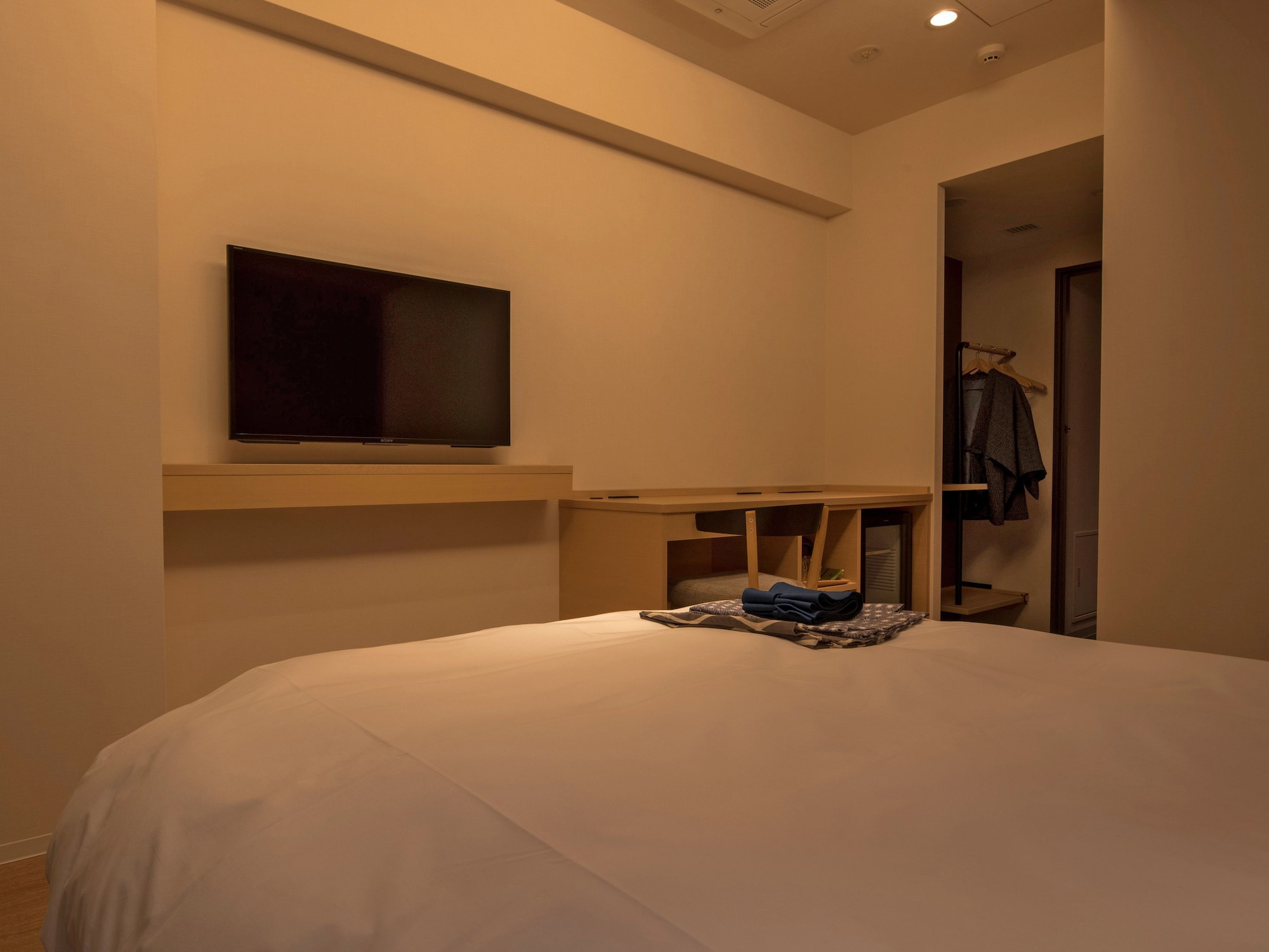 غرفة بسرير مزدوج، UAN Kanazawa 2/2