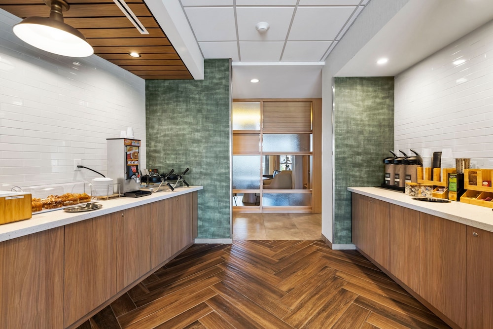Fairfield by Marriott Inn & Suites San Francisco Airport Oyster Point Area 6/46