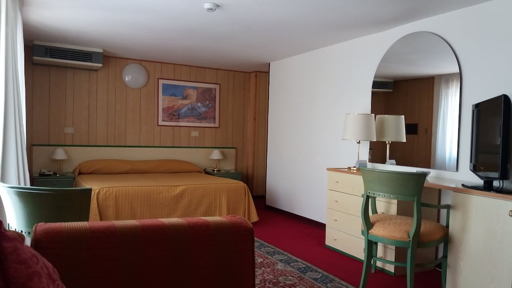 Hotel Majestic 44/70