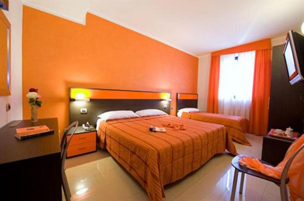 HOTEL IDEALE 12/44