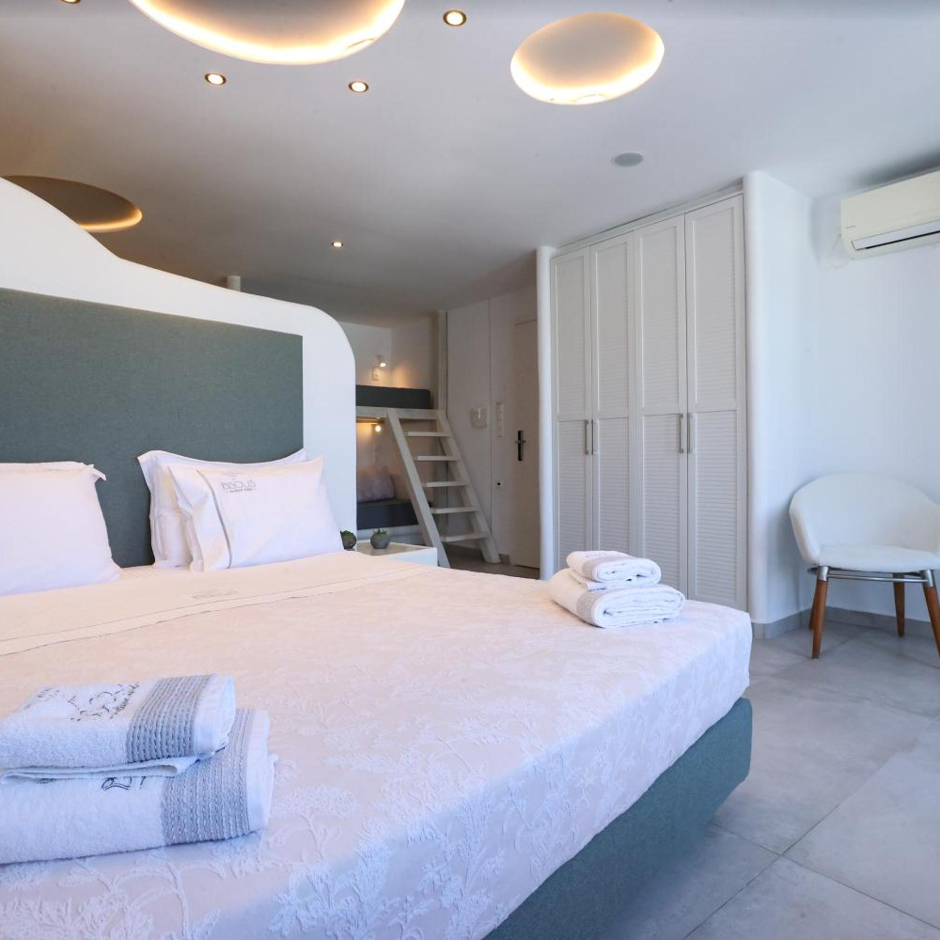 Suite, Outdoor Jetted Tub