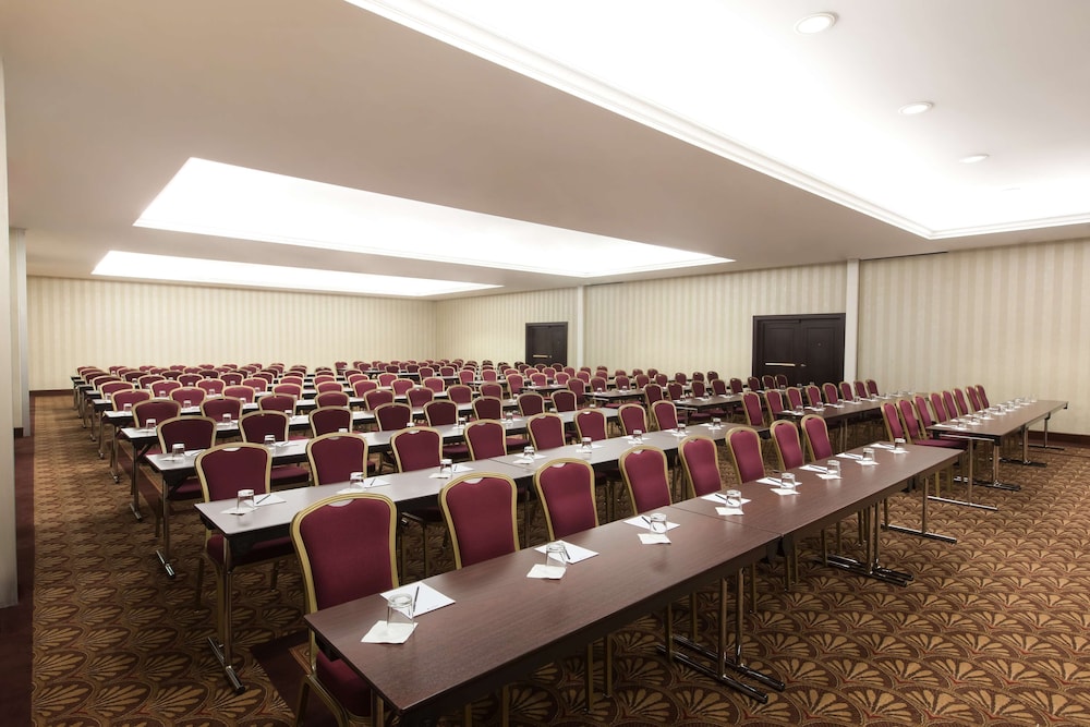 Radisson Blu Carlton 61/73