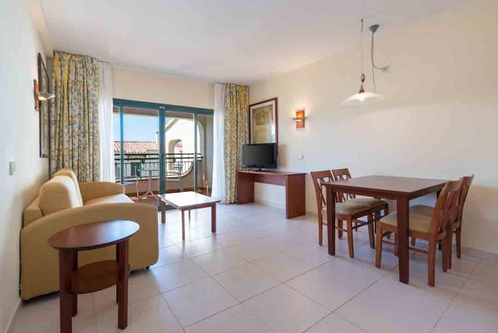Valentin Son Bou Hotel Apartments 72/85