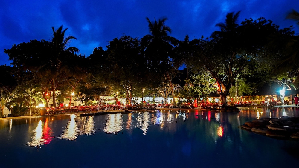 Papillon Lagoon Reef Hotel 46/61