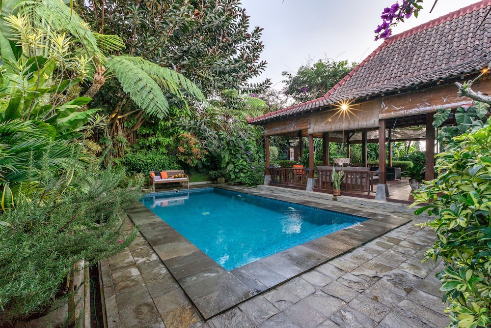 Villa Mulyono 23/28