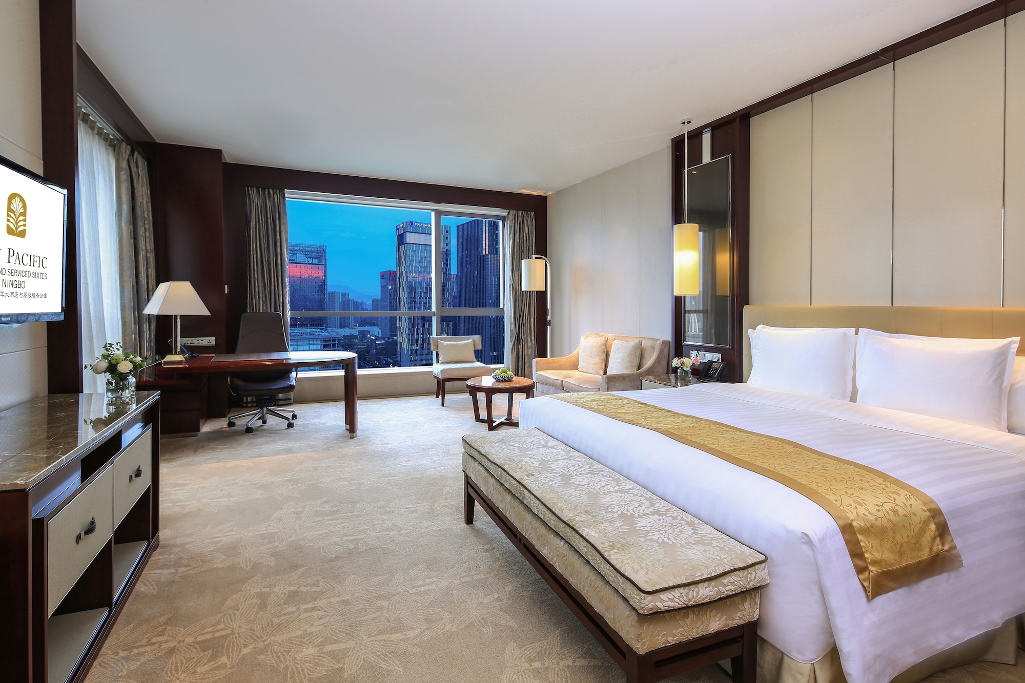 Pacific, Club, Deluxe, King Bed