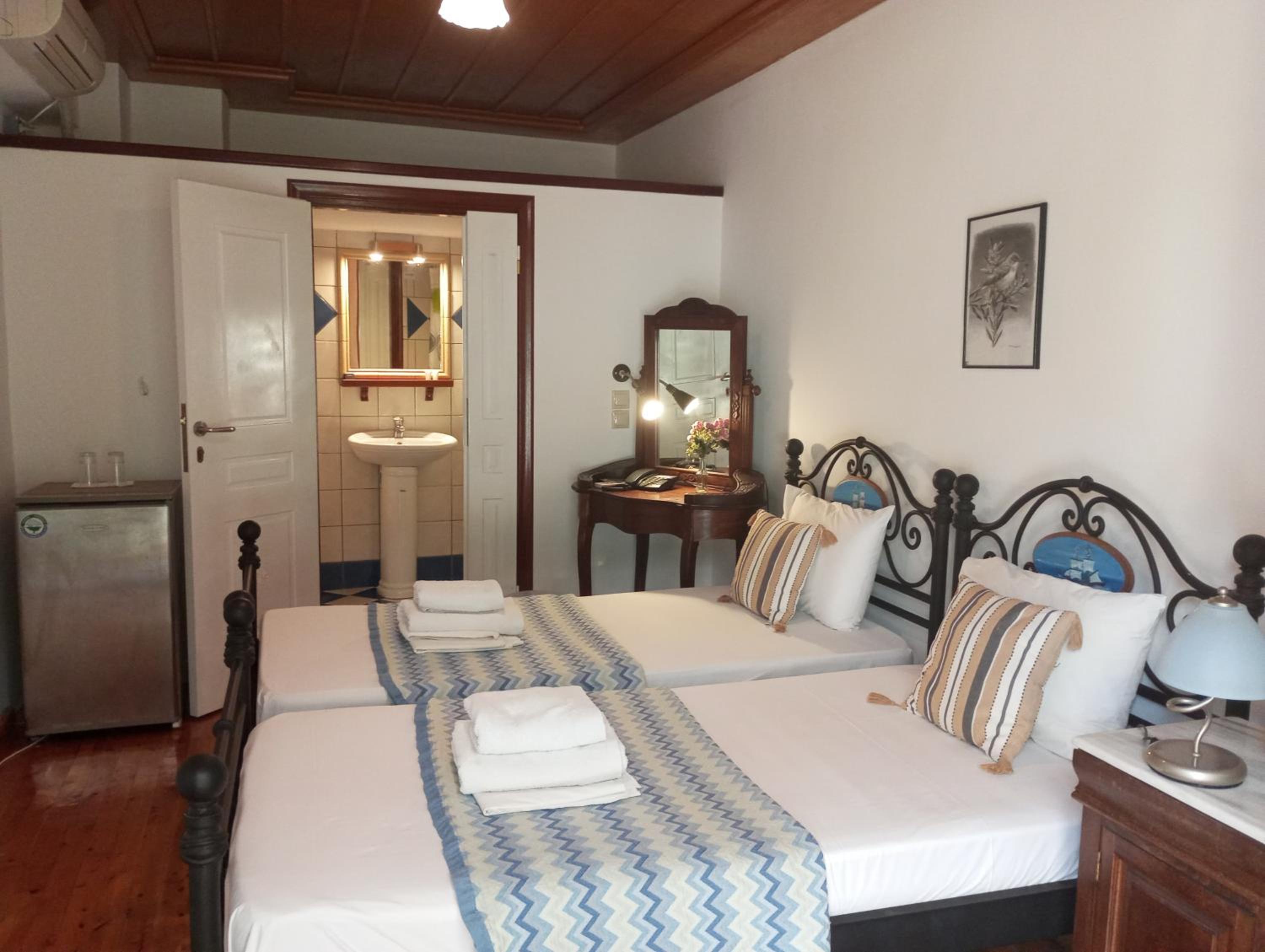 Paraliako Hotel 24/50