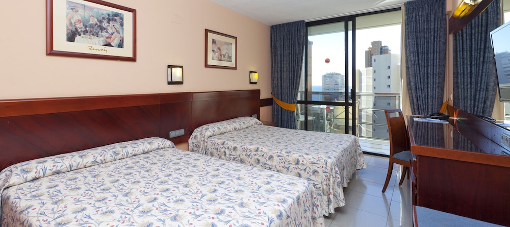 Marina Hotel 8/34