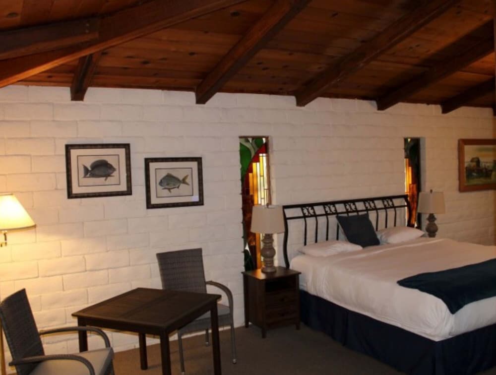 Back Bay Inn 13/50