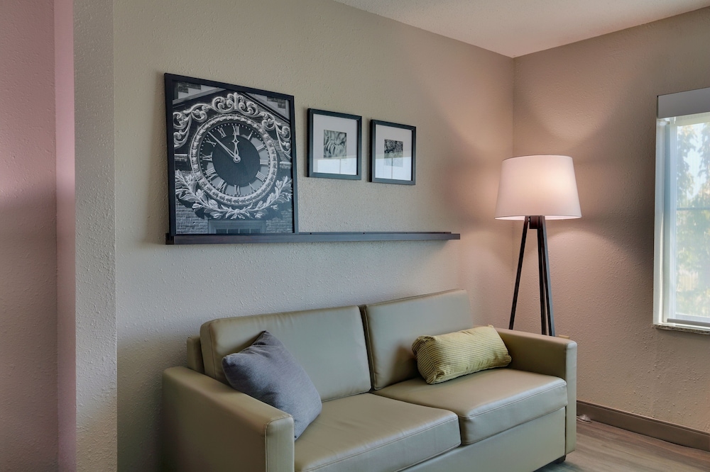 Country Inn Suites By Radisson Savannah Gateway Ga 25/35