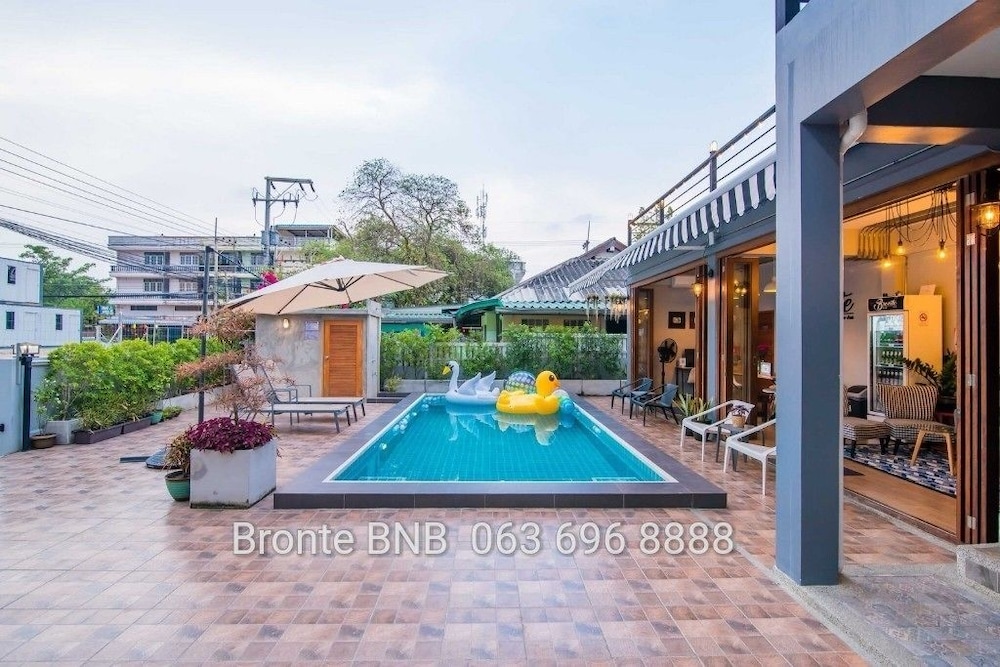 Bronte Bnb 74/78