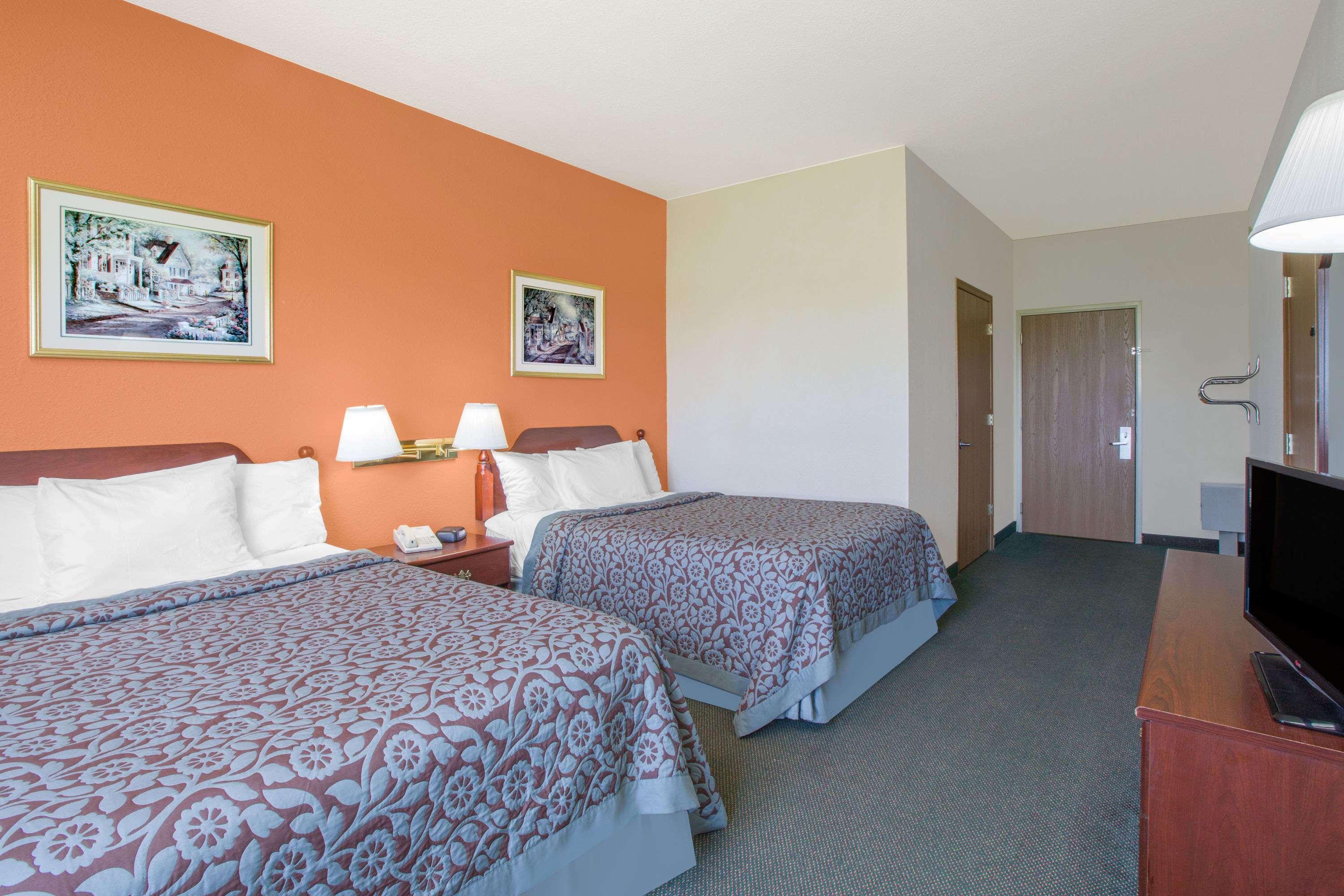 Days Inn By Wyndham Butler 11/32