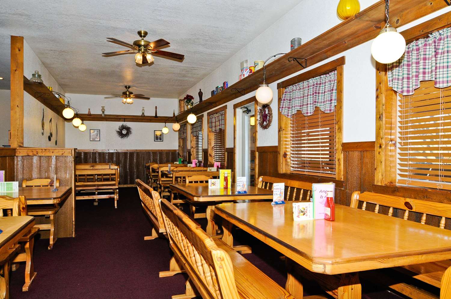 SureStay Plus by Best Western Berkeley Springs 28/38