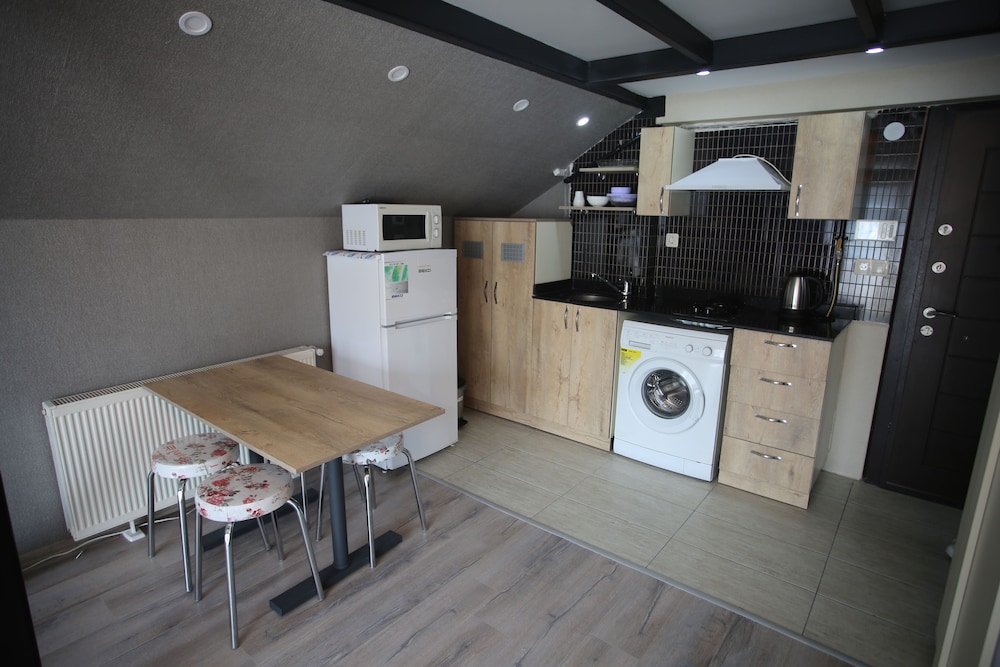 La Casa Suites 2/34