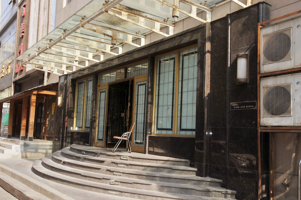 Dalian Xiuzhu Building Apartment 7/50