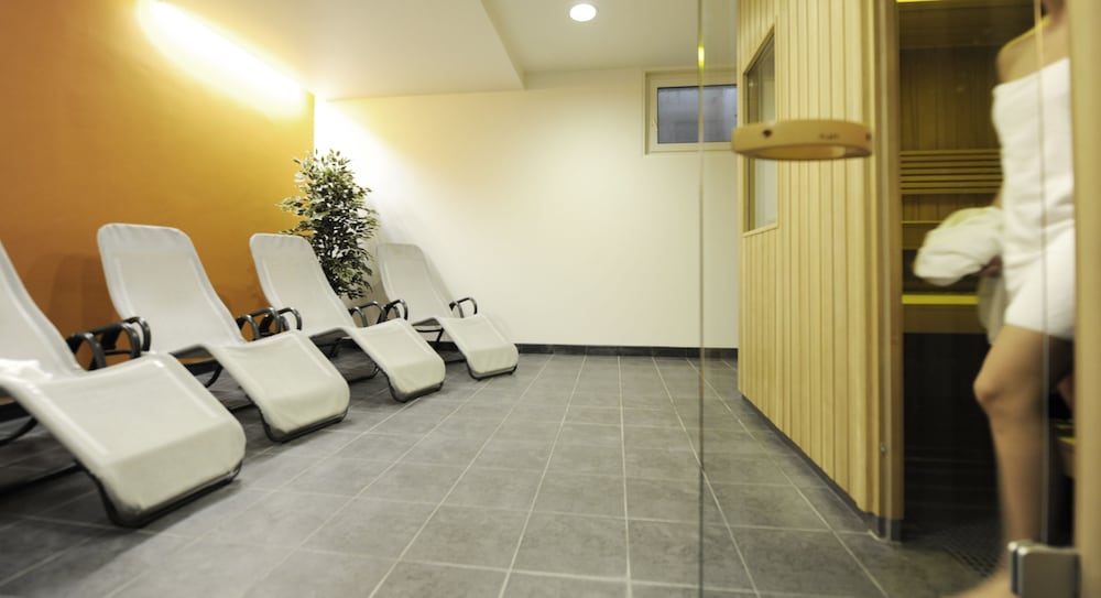 Heinhotel Vienna Airport 24/50