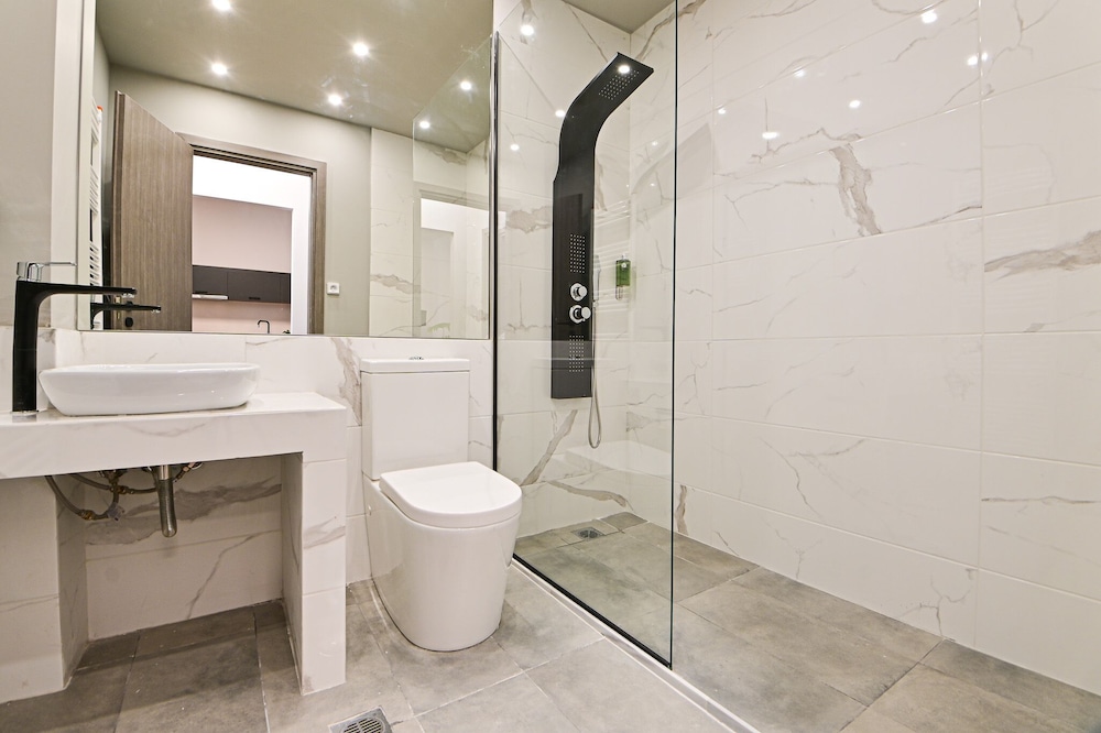 Thisean Modern Suites 47/50