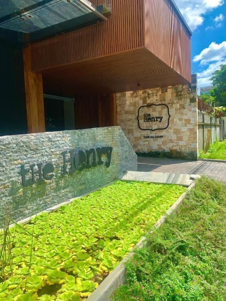 The Henry Hotel Roost Bacolod 82/93