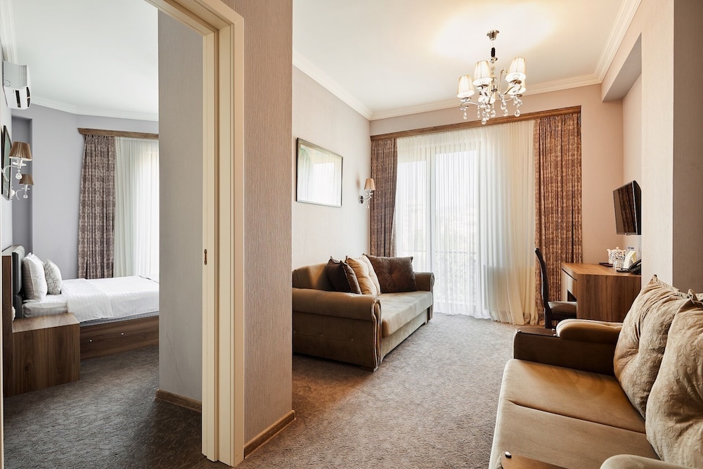 Pushkin Hotel 15/27